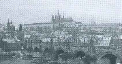 Pohled na Pražský hrad přes Karlův most